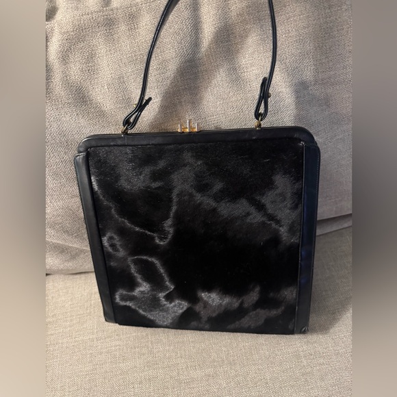 Elegant Black Faux Fur Shoulder Bag - Picture 1 of 12